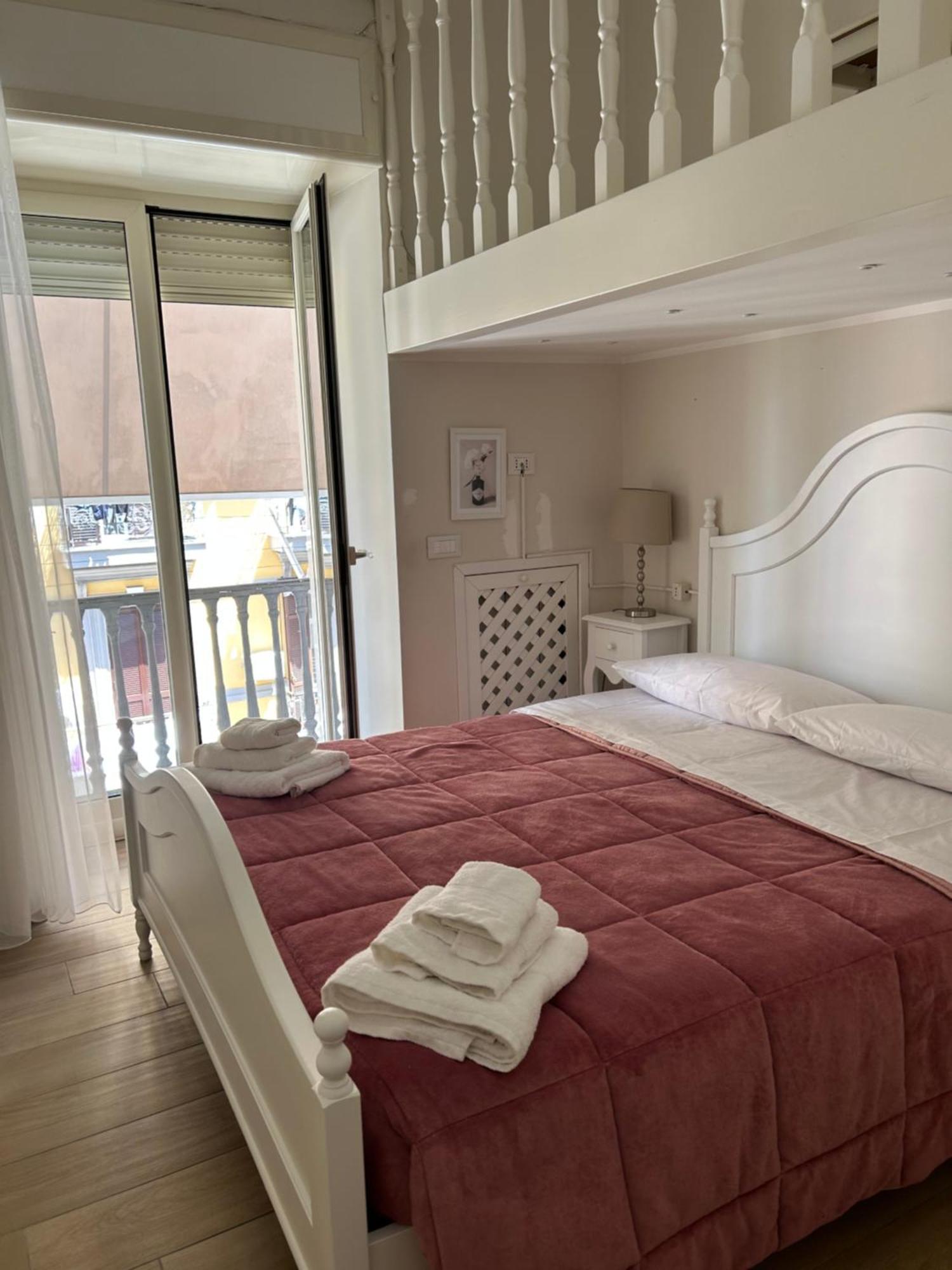 Mamma Teresa Apartment Наполи Екстериор снимка